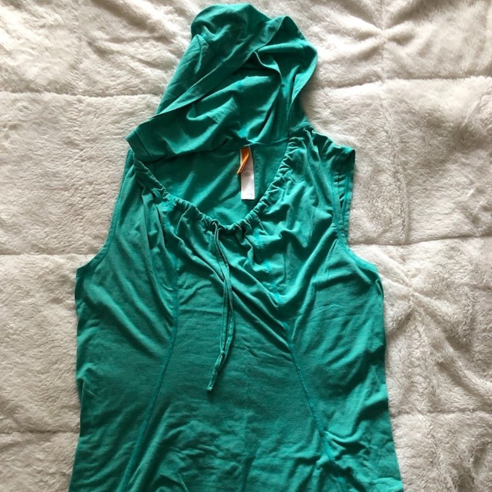 Lucy Hooded Performance Tank in Teal